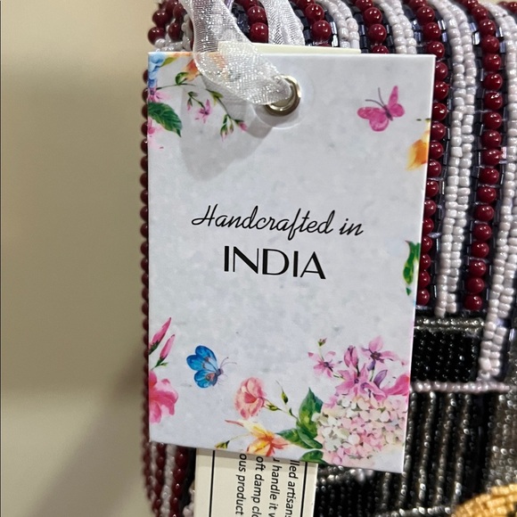 Handcrafted In India | Beaded New York Skyline/Cab Shoulder Bag - Picture 2 of 14